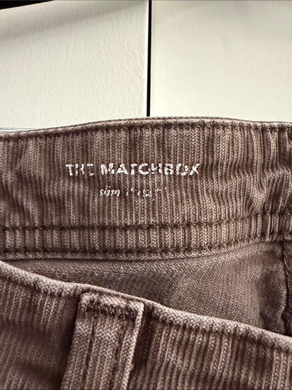 AG Adriano Goldschmied The Matchbox Slim Straight Corduroy Pants Size 33 - Picture 3 of 8